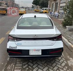 هیوندای ئەلەنترا